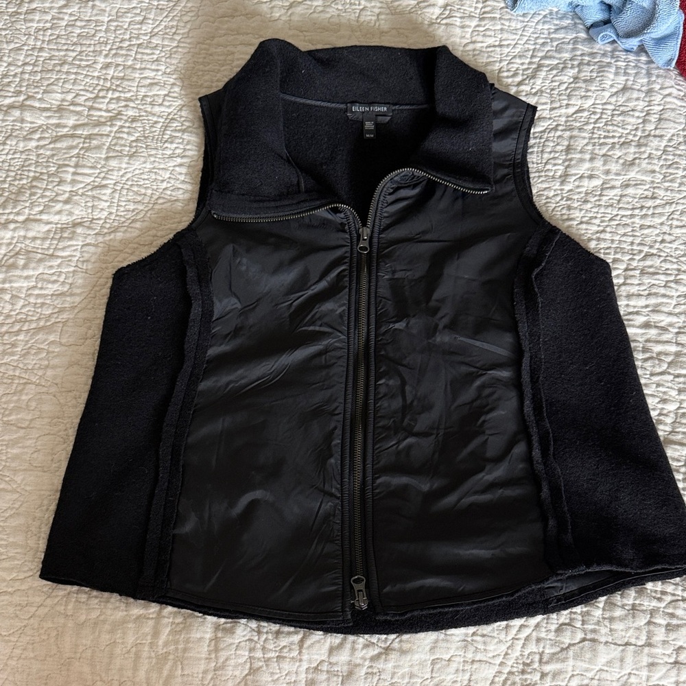Eileen Fisher wool/nylon Black Zip-Up Vest size M